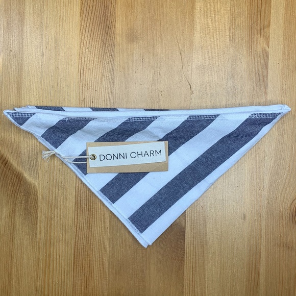 donni charm Accessories - 🦖4/$20💎NWT💎Donni Charm White & Blue Bandana